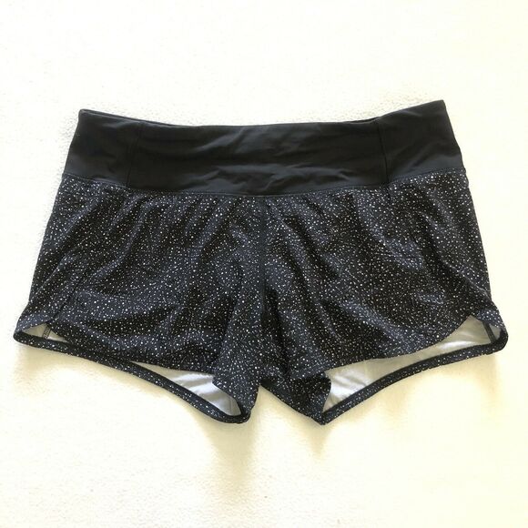 Lululemon Women Night View White Black Print 4" Low Rise Run Times Short II 8 - Picture 1 of 7
